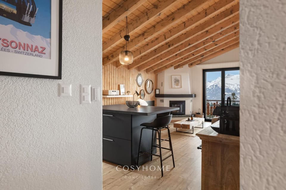 Living room, Seating area, Mountain view