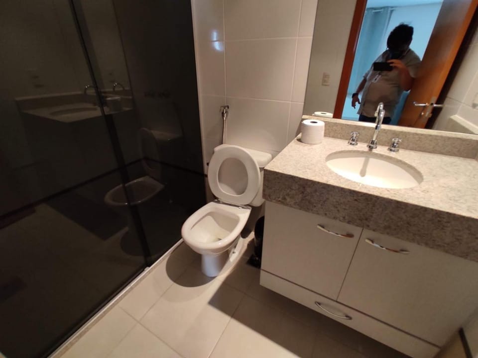 Flat mobiliado Brookfield Towers - Jardim Goiás , COM ESTACIONAMENTO GRÁTIS, de frente ao Flamboyant Shopping, loja de conveniência 24h no térreo, academia Blue Fit 24h, próximo a restaurantes e comércios Apartment in Goiania