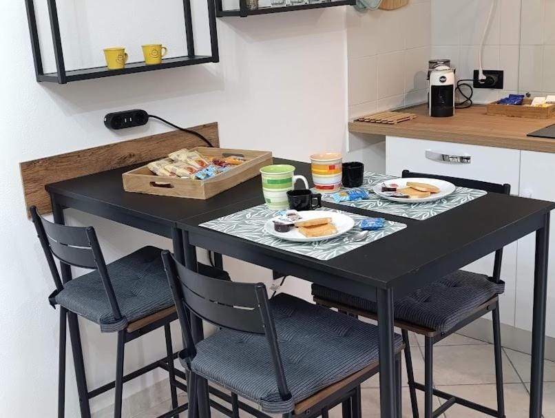Dining area, Breakfast