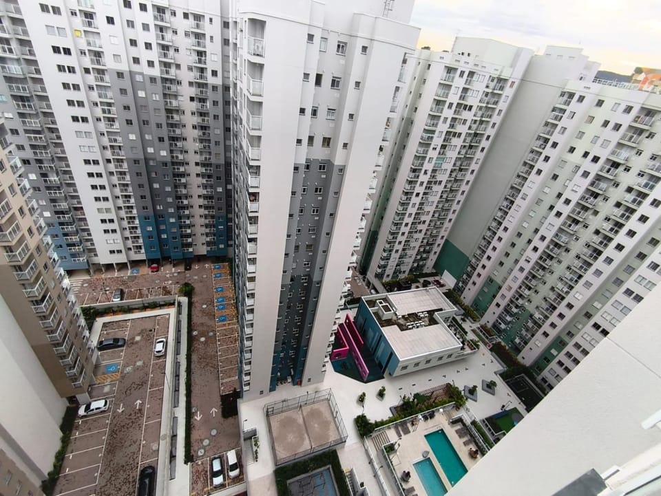 Bird's eye view, Pool view