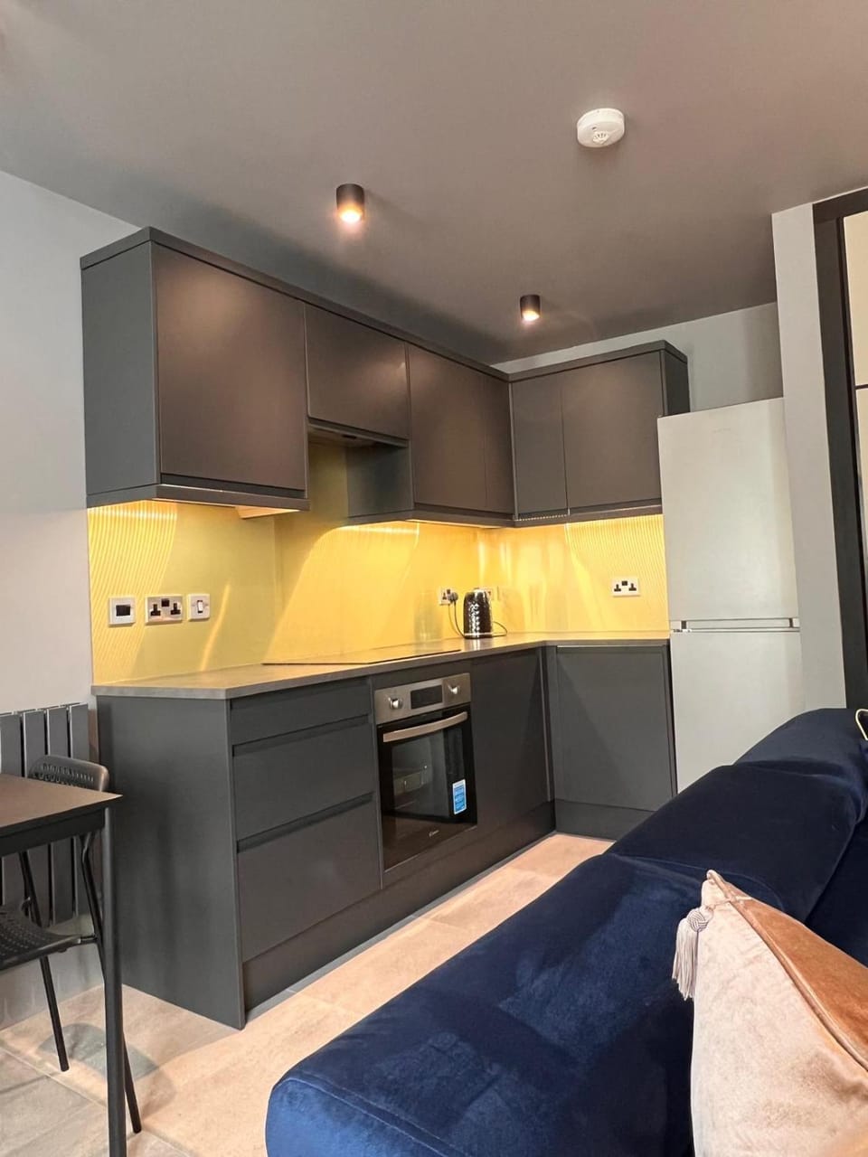 Royal Regency Mansion Studio Apartment in Cheltenham