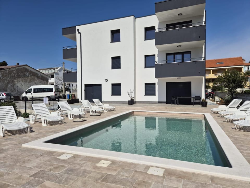 Property building, Swimming pool