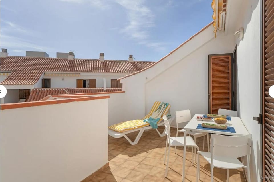 Atico Cardon Beach Apartment in Playa de las Americas