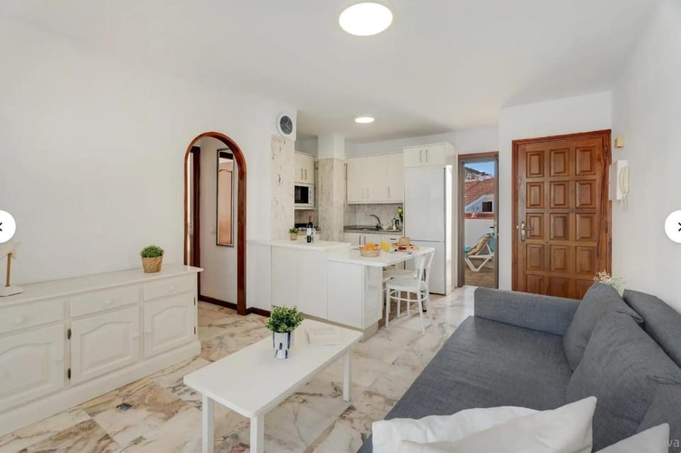 Atico Cardon Beach Apartment in Playa de las Americas