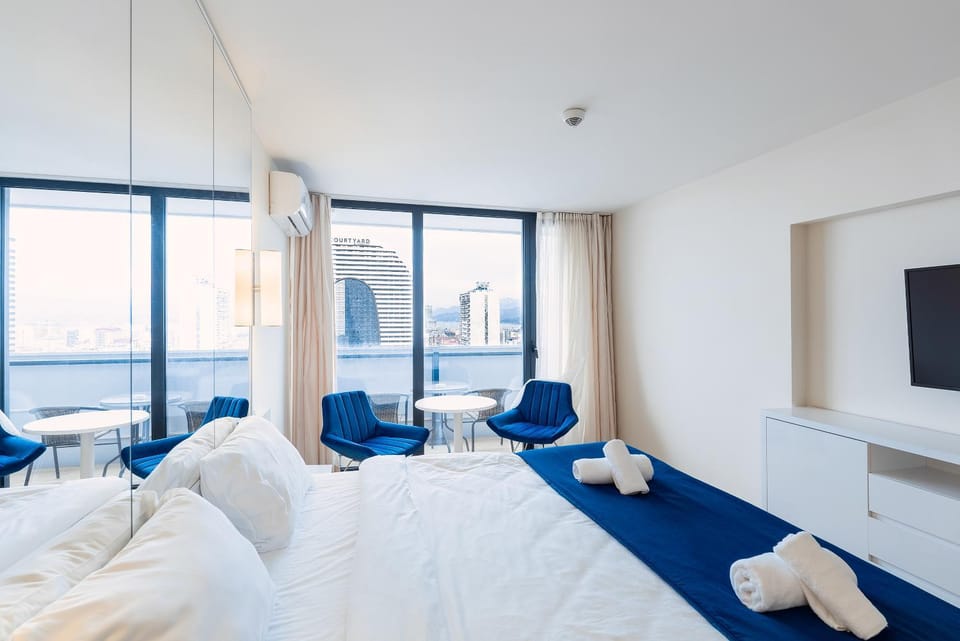 Bed, Living room, Photo of the whole room, Bedroom, towels