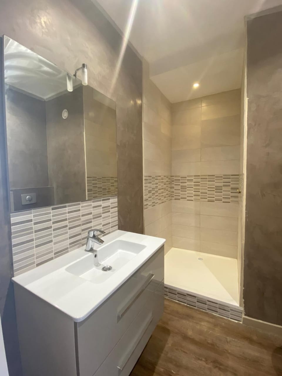 Shower, Bathroom, towels