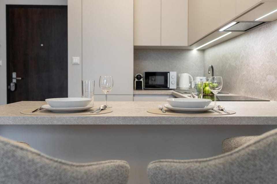Kitchen or kitchenette, Living room, Seating area, Dining area, minibar