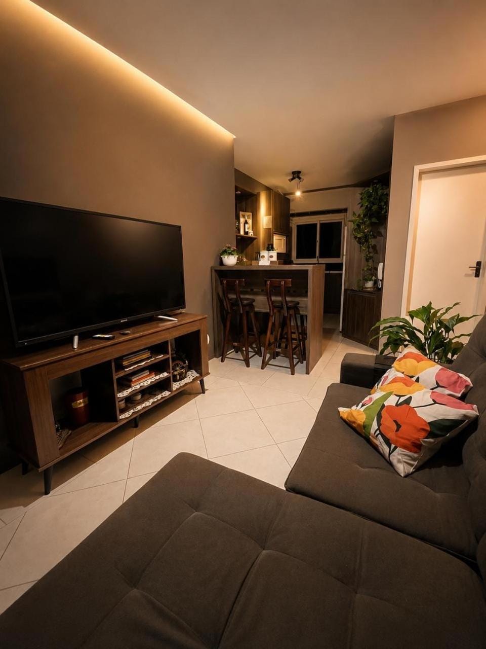 Communal lounge/ TV room, TV and multimedia, Living room, Seating area, Evening entertainment