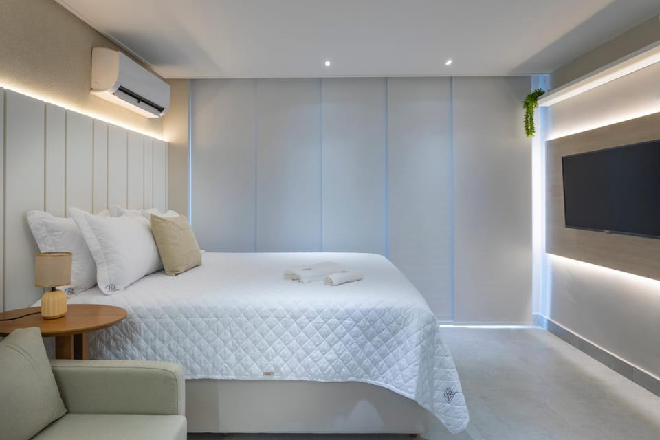 Bed, TV and multimedia, Photo of the whole room, Bedroom, air conditioner