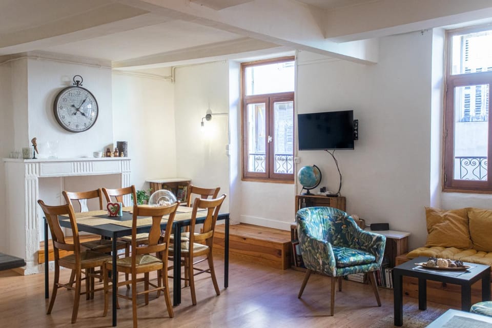 Living room, Dining area