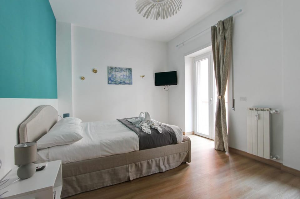 Bed, TV and multimedia, Photo of the whole room, Bedroom, internet
