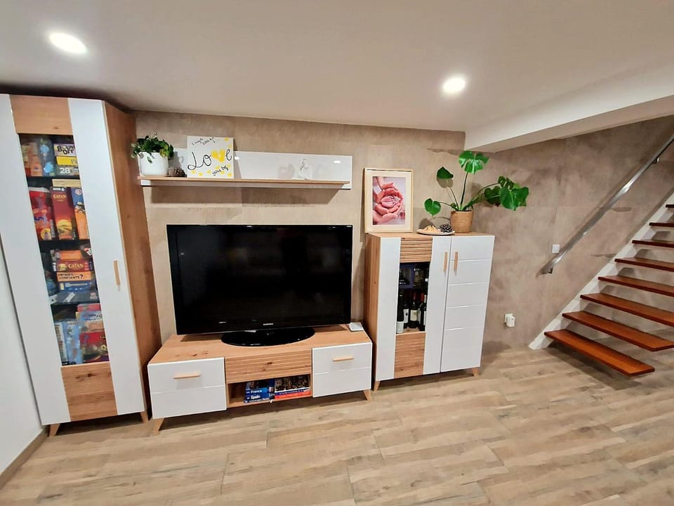 Private Pool House Minutes from the Beach Villa in Costa da Caparica