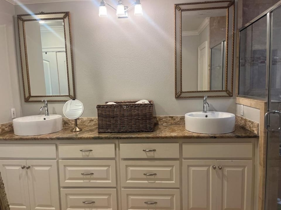 Charming Holiday House - Perfect for FIFA Fans! House in Dallas