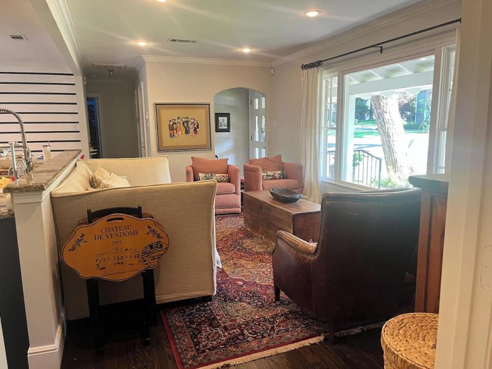 Charming Holiday House - Perfect for FIFA Fans! House in Dallas