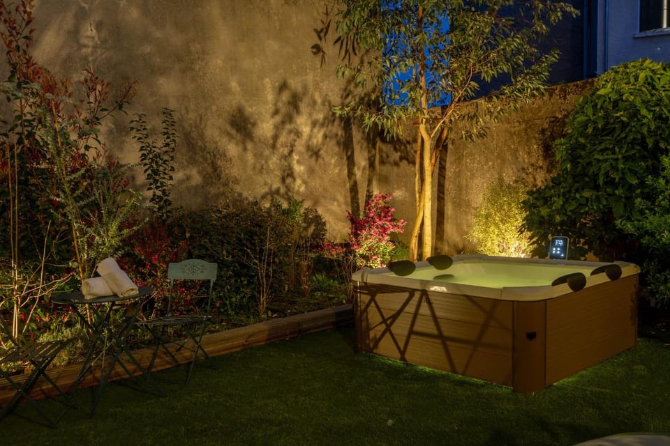Night, Garden, Hot Tub