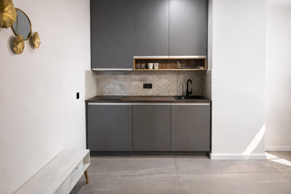 Kitchen or kitchenette