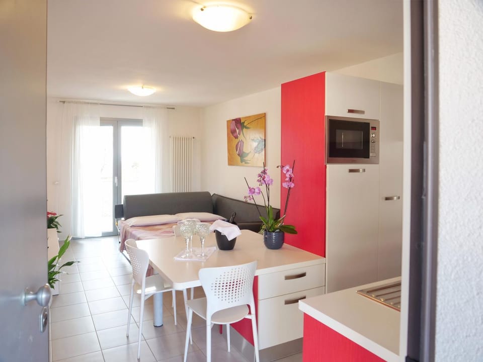 Kitchen or kitchenette, Seating area