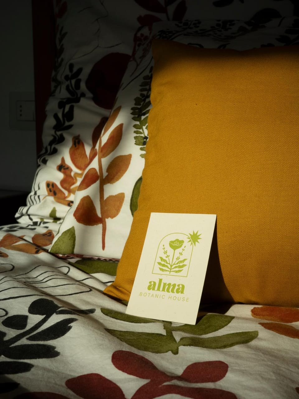 Bed, Property logo or sign, Photo of the whole room, Logo/Certificate/Sign, Bedroom, Text overlay