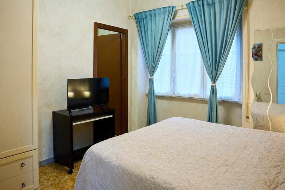 Gardenie Guest House vicino la metro Bed and Breakfast in Rome