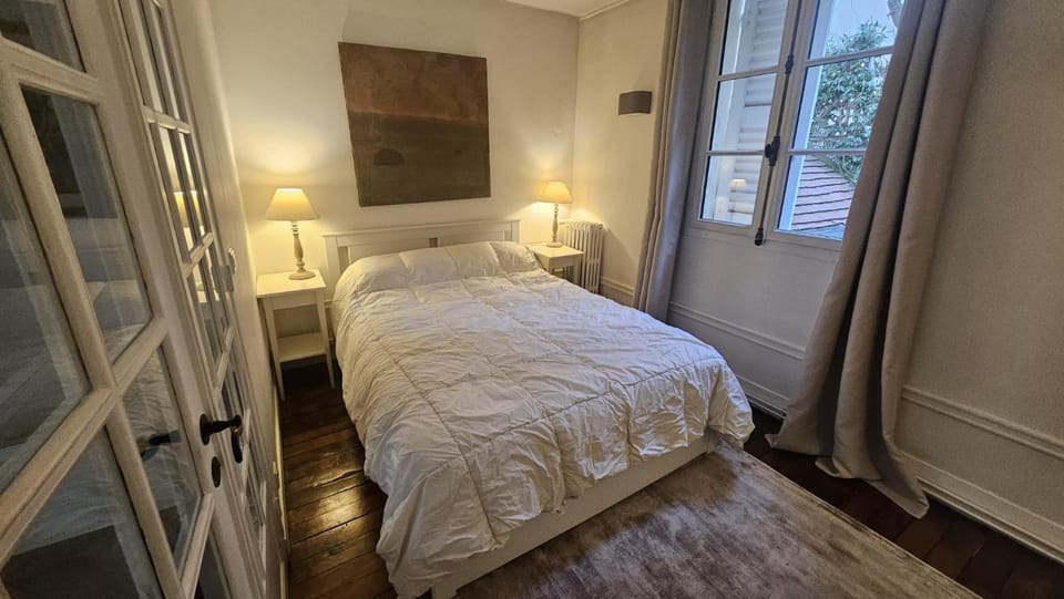 Chez Roméo Bed and Breakfast in Paris