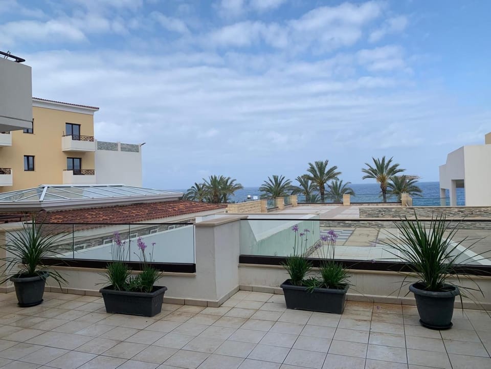 Casa Milla Apartment mit großer Terrasse Meerblick direkt am Meer Apartment in Paphos District