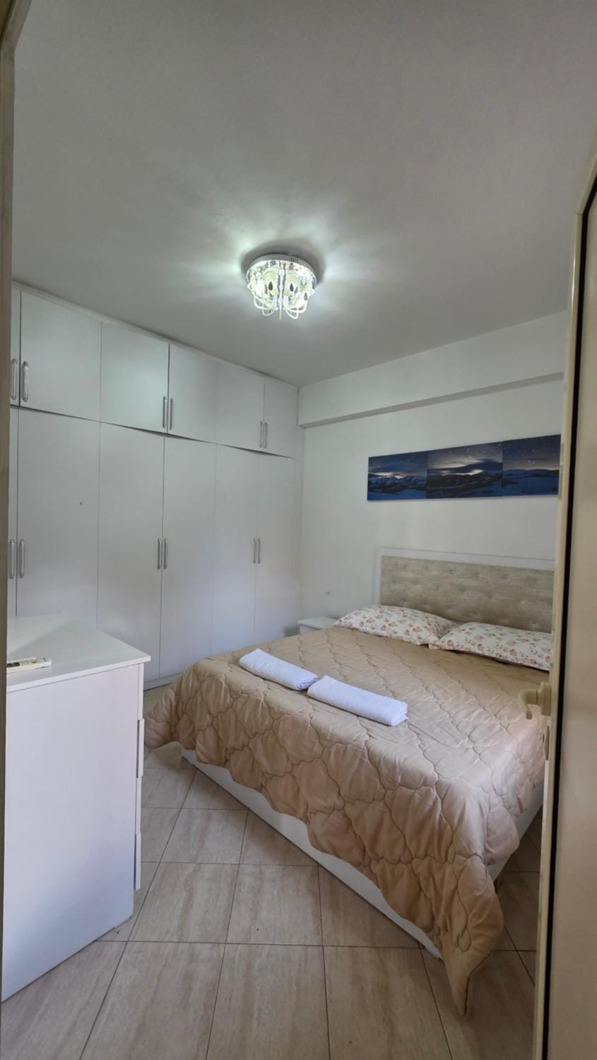 Bed, Photo of the whole room, Bedroom, wardrobe