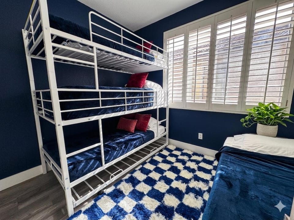 Bed, Bedroom, bunk bed