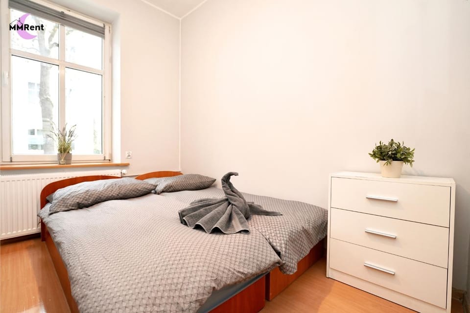 Bed, Photo of the whole room, towels