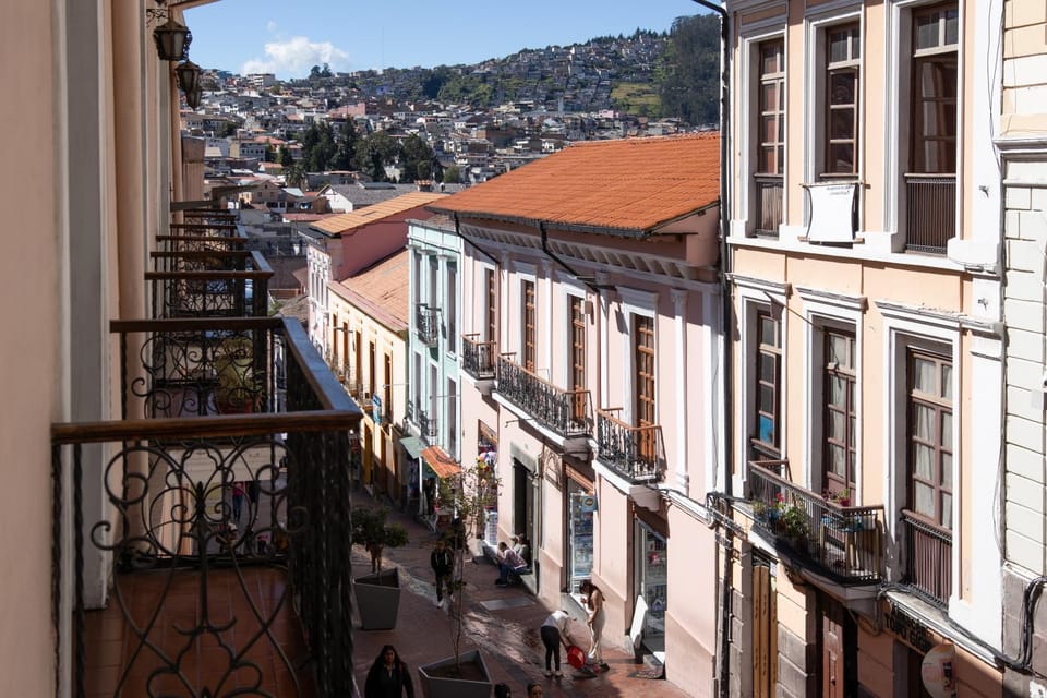 View (from property/room), Balcony/Terrace, Mountain view, Street view