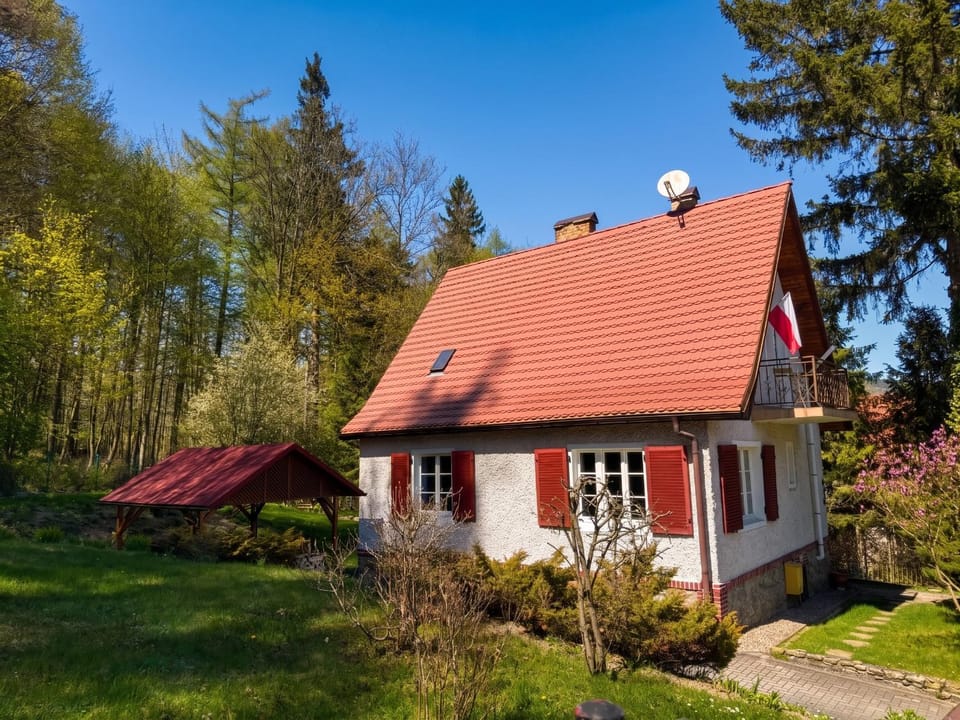 Property building, Spring, Day, Natural landscape, Garden