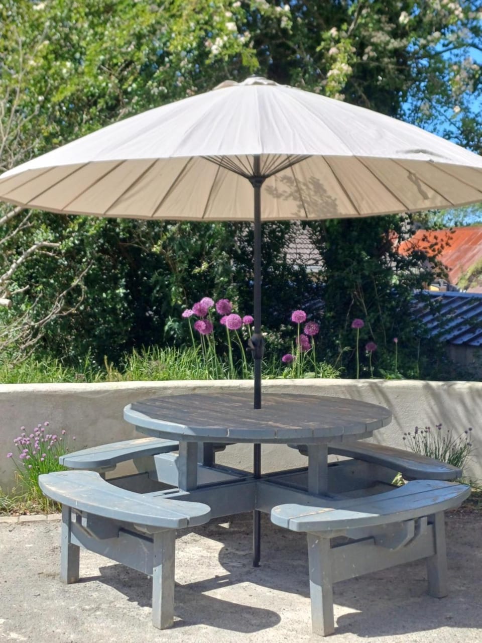 Patio, Dining area, Garden view