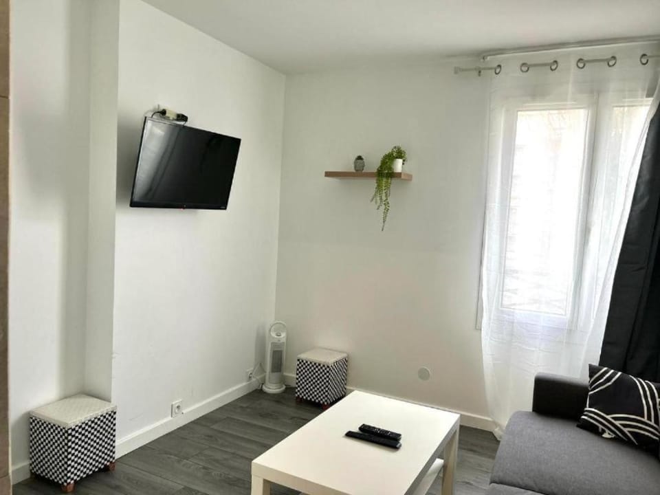 Studio - 4 personnes 10 min Disney Apartment in Bussy-Saint-Georges