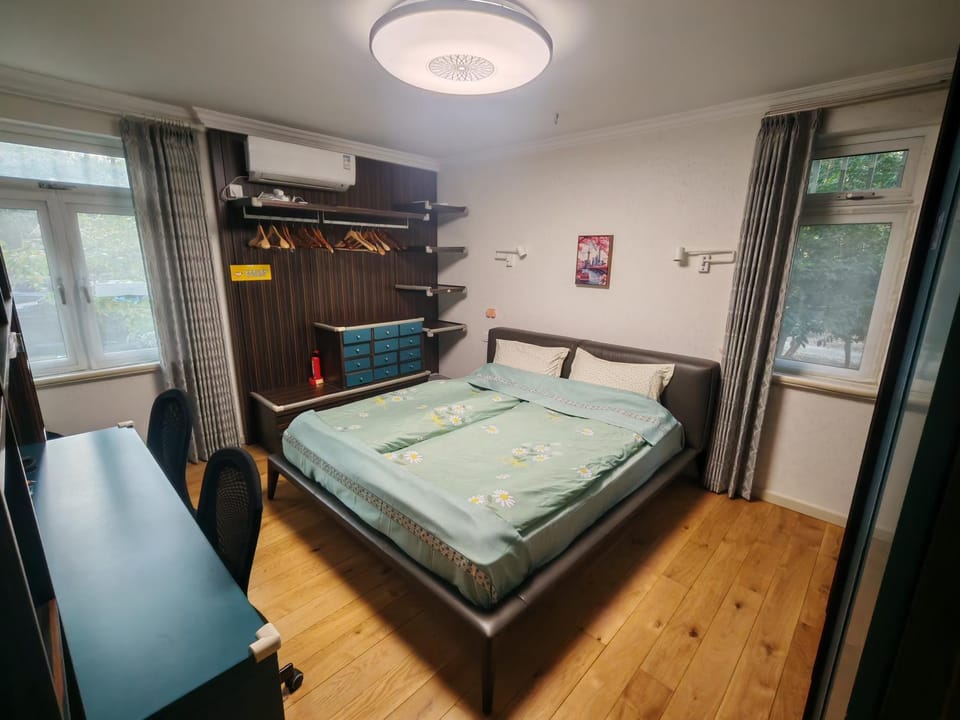 Bed, Photo of the whole room, Bedroom, air conditioner