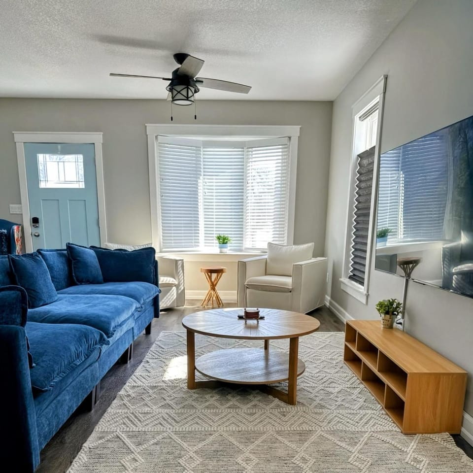 Luxury Downtown Cedar Falls Retreat - Pool Table - Outdoor Dining - Sleeps 12 House in Cedar Falls