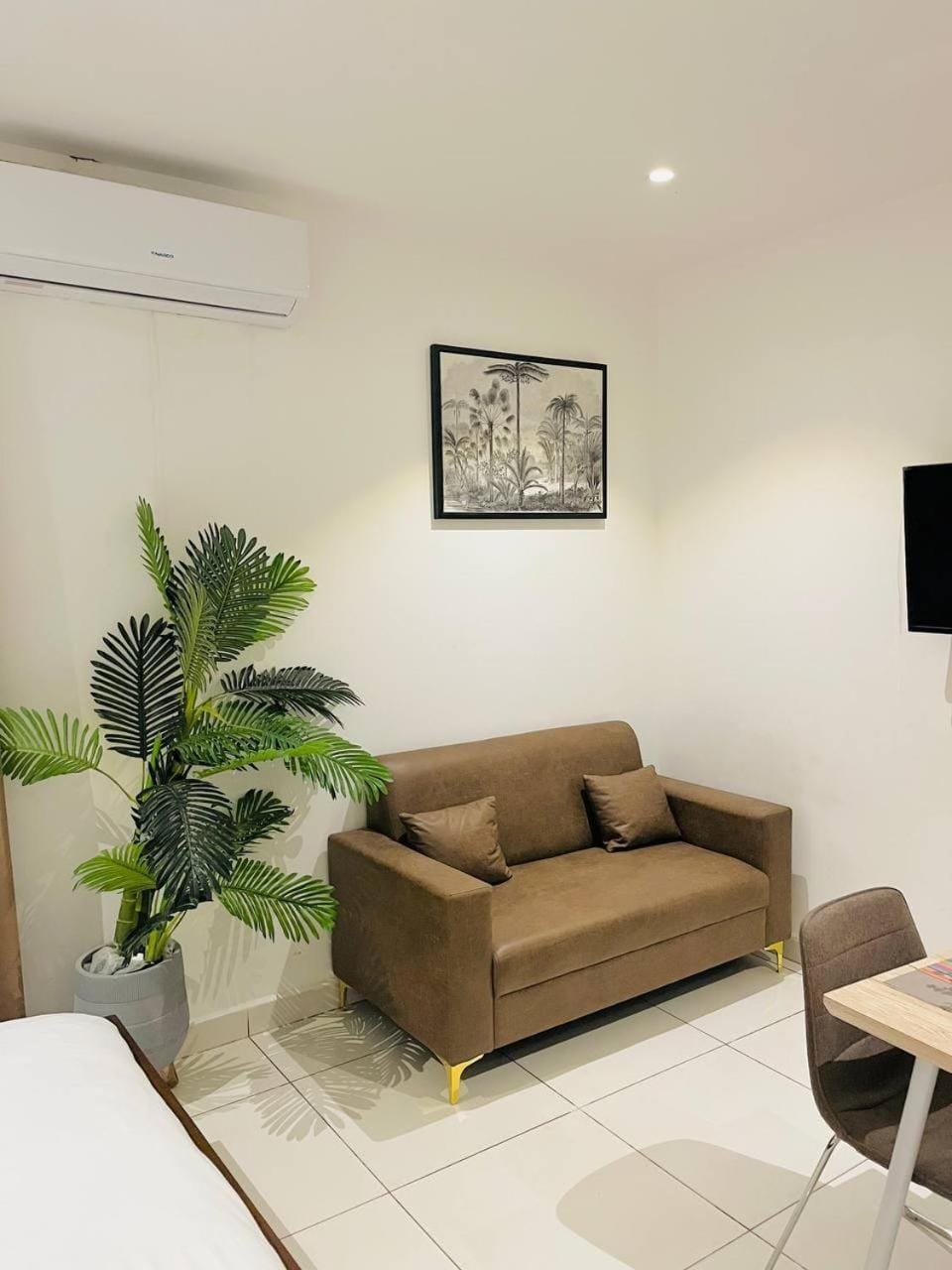 Living room, Seating area, air conditioner