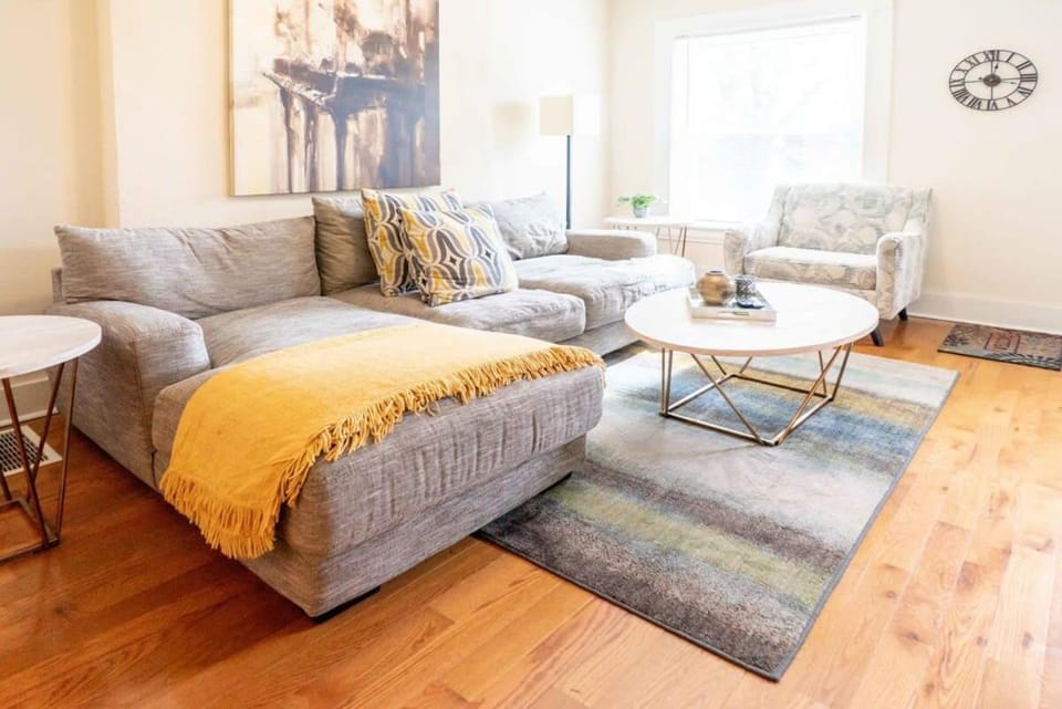 Side-by-Side Units 6BR Best Location ABODEbucks House in Saint Louis