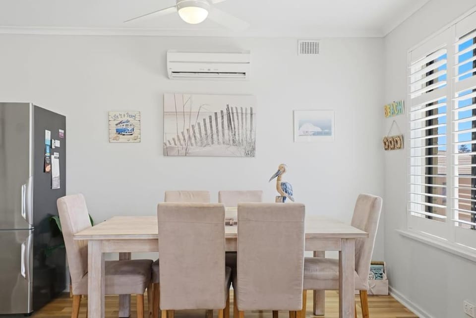 Belle Escapes - Life is a Beach Apartment in Moseley Street