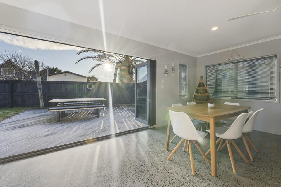 Sandy Feet Retreat - Papamoa House in Bay Of Plenty