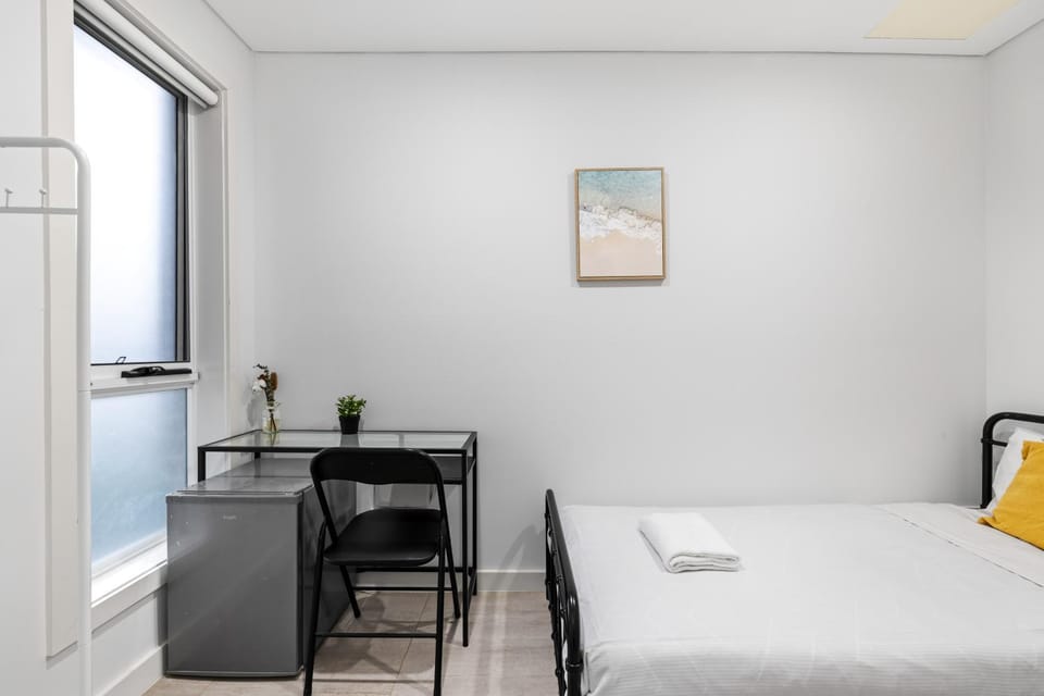 Cosy & Comfortable Single Room at Revesby with Shared Amenities Bed and Breakfast in Sydney