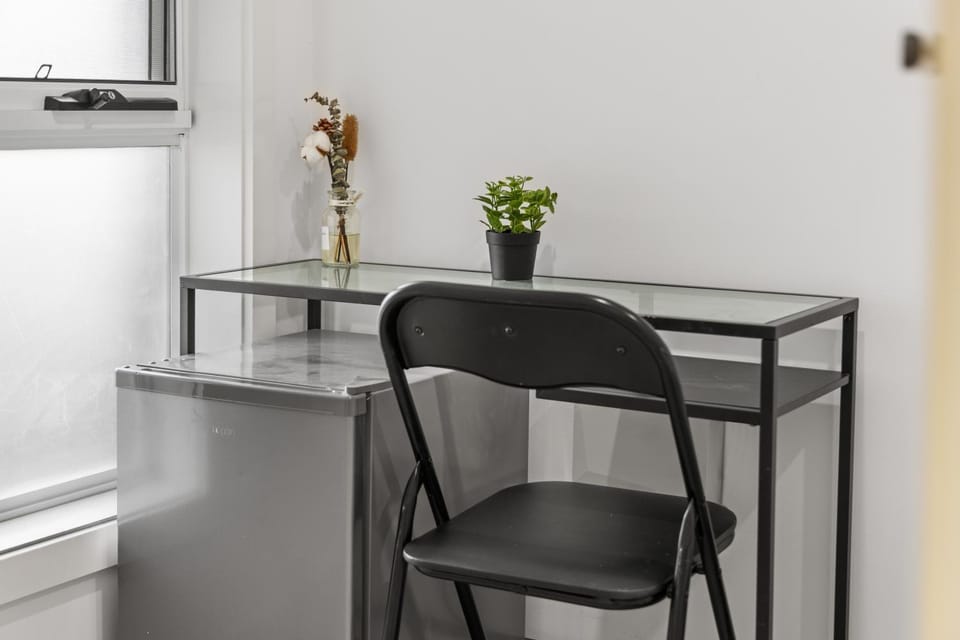 Cosy & Comfortable Single Room at Revesby with Shared Amenities Bed and Breakfast in Sydney