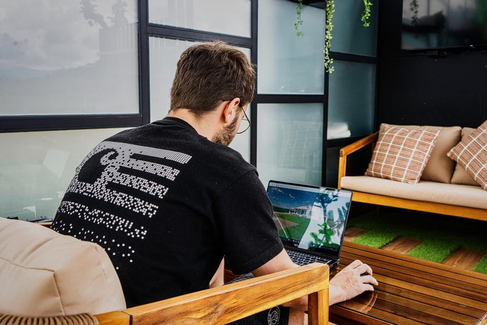 Living room, internet