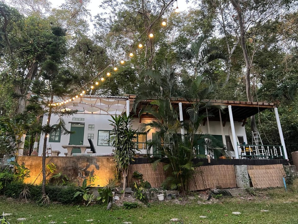 Benny Jungle home Country House in Phe