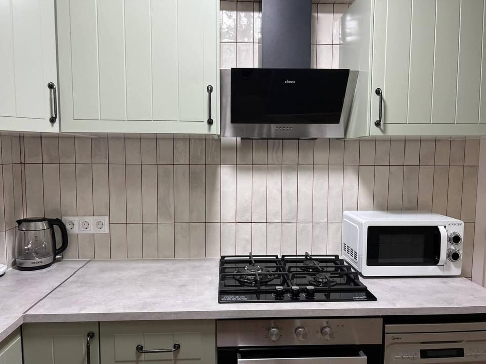 Coffee/tea facilities, Kitchen or kitchenette, stove, toaster