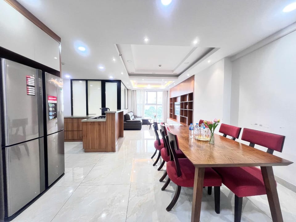 Kitchen or kitchenette, Seating area, Dining area