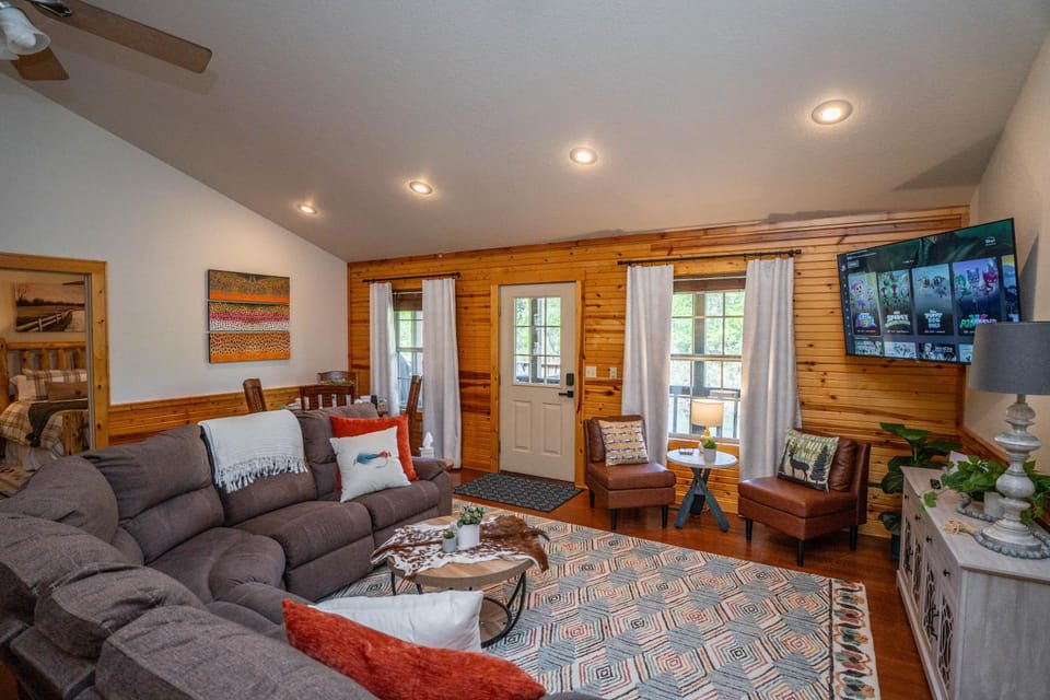 TV and multimedia, Living room, Photo of the whole room, Seating area
