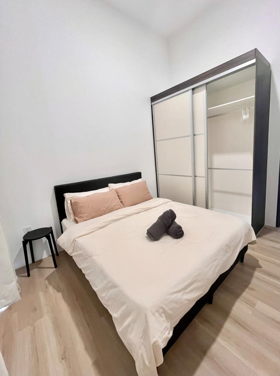 The Podium 3R2B 7PaxFree Parking opposite AEON Mall Apartment in Kuching