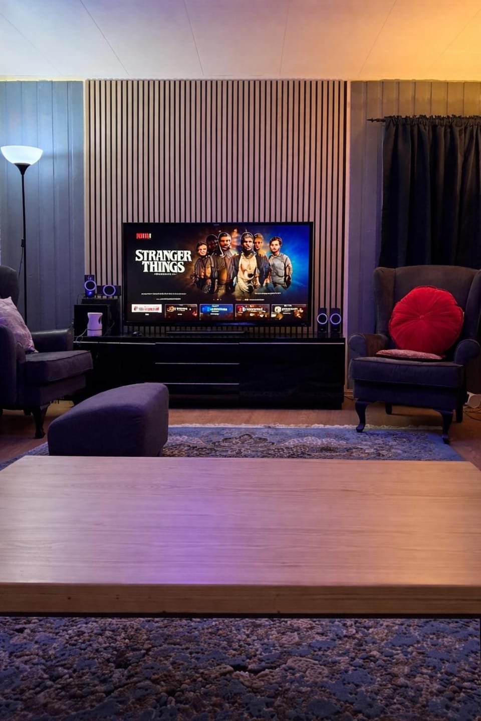 Communal lounge/ TV room, TV and multimedia, Living room, Seating area, Evening entertainment
