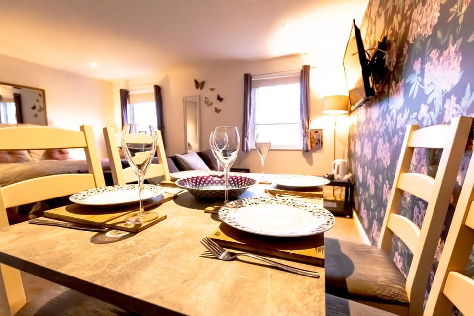 TV and multimedia, Dining area