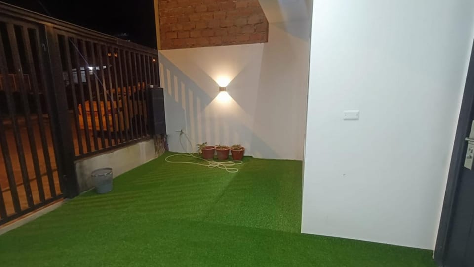 Patio, Night