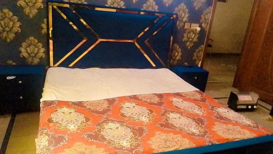 Adam & Azlan Bed and Breakfast in Lahore